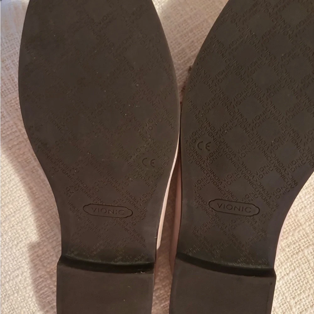 Vionic Reagan Mules with Tassels - Picture 3 of 3